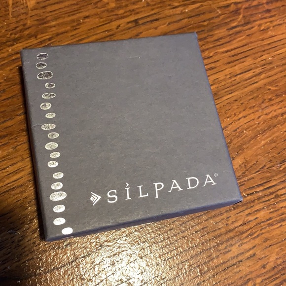 Purple stud earrings - Picture 3 of 3